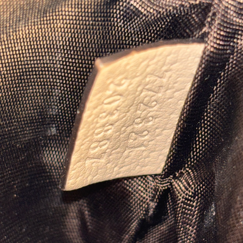 Gucci Key Pouch - image 10